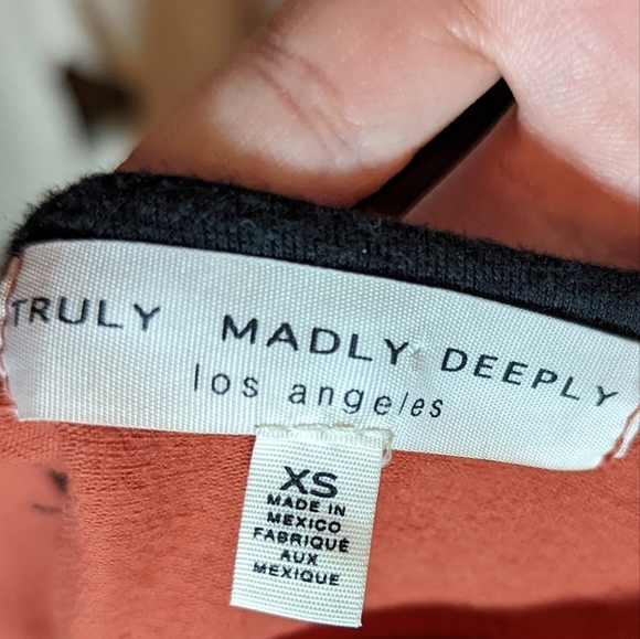 π
ΊTRULY MADLY DEEPLY Dragon oriental halter cropped Cami tank - Picture 3 of 5